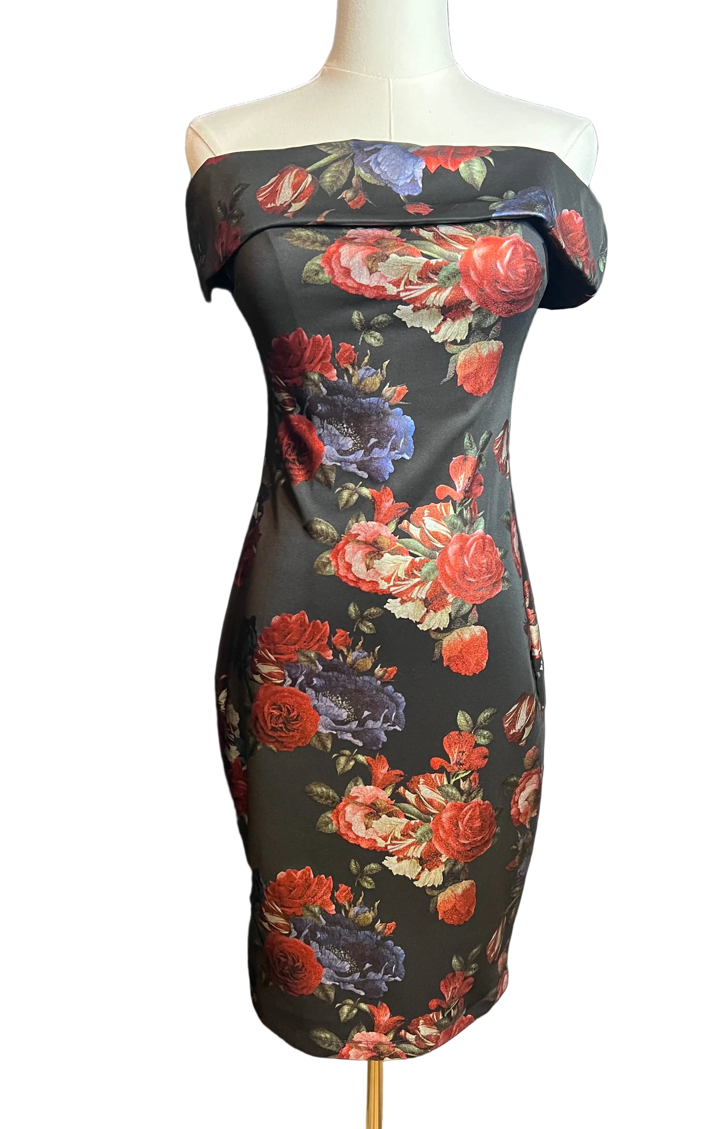 Size 2 Gorgeous Red Floral and Black Cocktail Dress