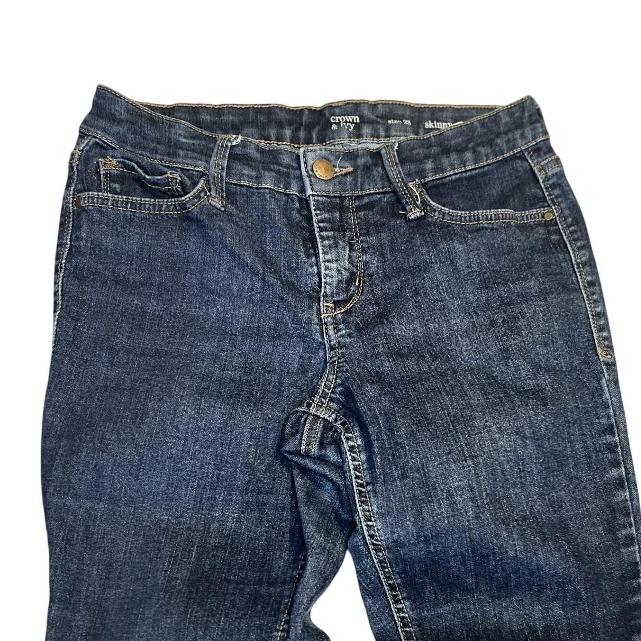 Crown & Ivy Women's Blue and Navy Jeans 2 Short